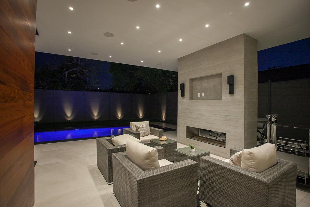 This-4345000-Sophisticated-Los-Angeles-Home-presents-Luxury-Living-at-Its-Finest-44