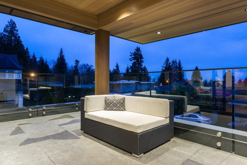 This-4588000-Extraordinary-Modern-Home-in-North-Vancouver-by-Award-Winning-Builder-29