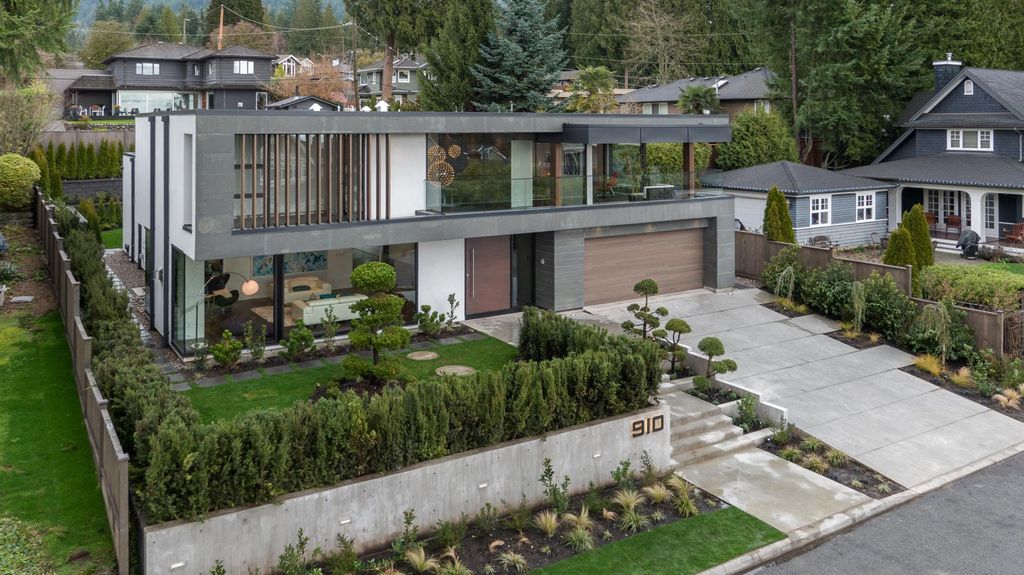 This-4588000-Extraordinary-Modern-Home-in-North-Vancouver-by-Award-Winning-Builder-42