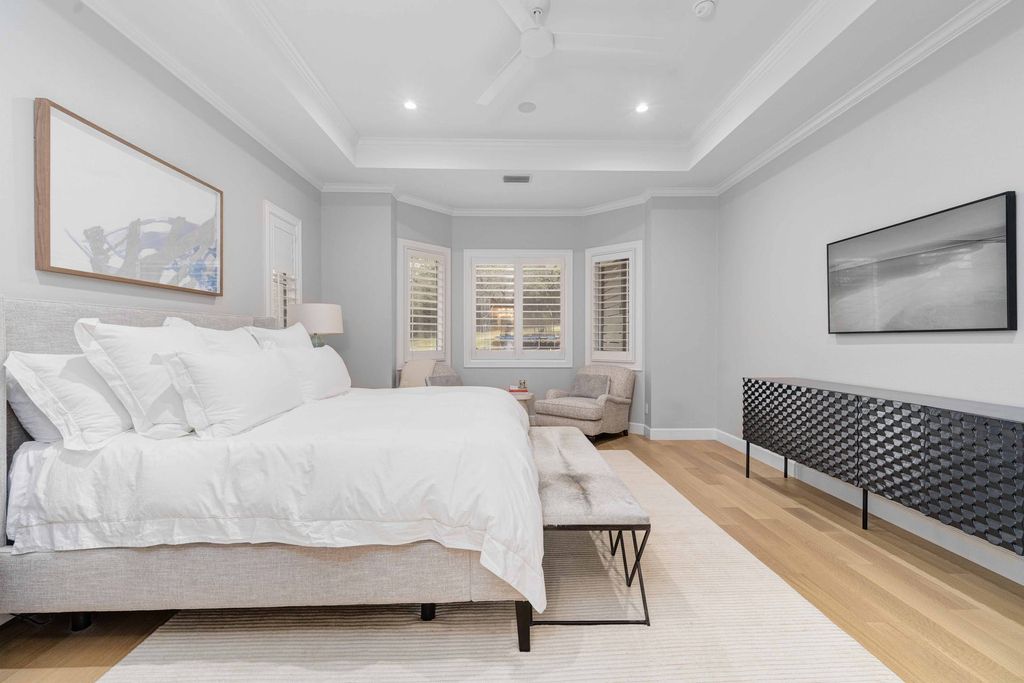 The Contemporary Farmhouse in Austin is a designer’s dream with warm oak floor contrasting with light walls for a classic feel now available for sale. This home located at 5101 Cuesta Verde, Austin, Texas; offering 5 bedrooms and 6 bathrooms with over 4,700 square feet of living spaces.