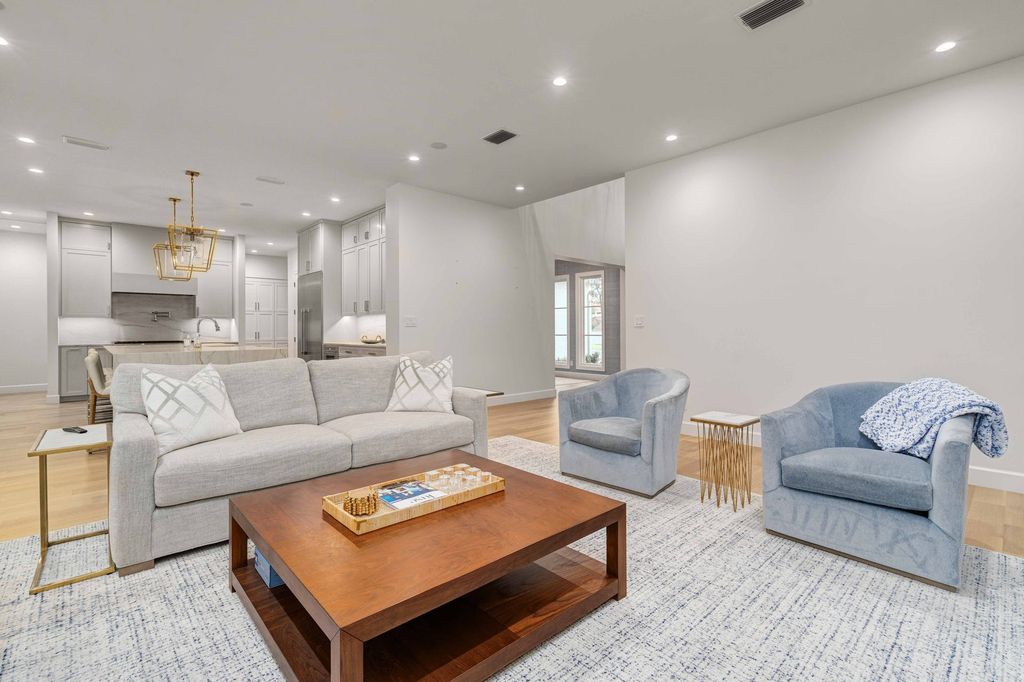 The Contemporary Farmhouse in Austin is a designer’s dream with warm oak floor contrasting with light walls for a classic feel now available for sale. This home located at 5101 Cuesta Verde, Austin, Texas; offering 5 bedrooms and 6 bathrooms with over 4,700 square feet of living spaces.
