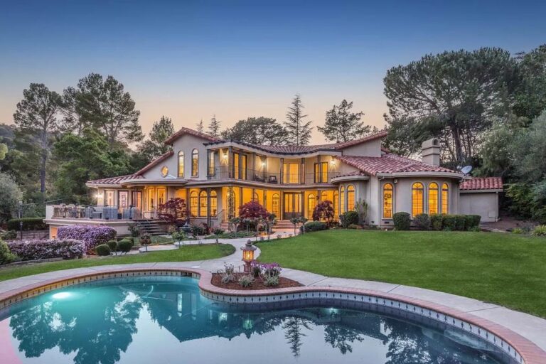5,498,000 Grand Home in Los Altos presents Abundant Space for relaxing