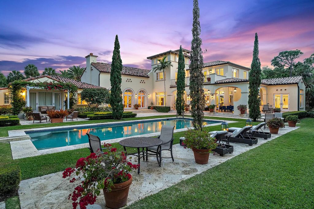 This-8600000-Florida-Home-offers-a-touch-of-Palm-Beach-in-the-Heart-of-Jupiter-10