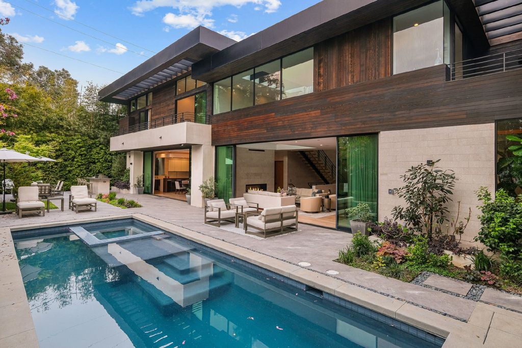 This-8649000-Los-Angeles-Home-sets-a-New-Standard-for-Modern-Living-30