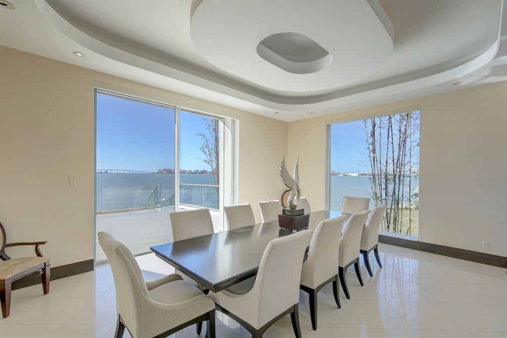 Timeless-three-level-residence-with-unobstructed-Clearwater-Harbor-views-22