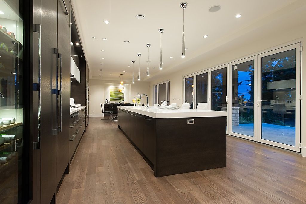 This Luxury House in North Vancouver, Canada was executed by prestigious Marble Construction