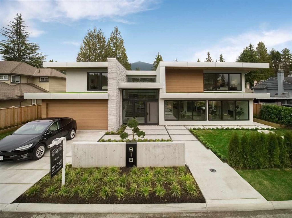 Ultra-Modern-Home-in-North-Vancouver-built-by-Marble-Construction-21