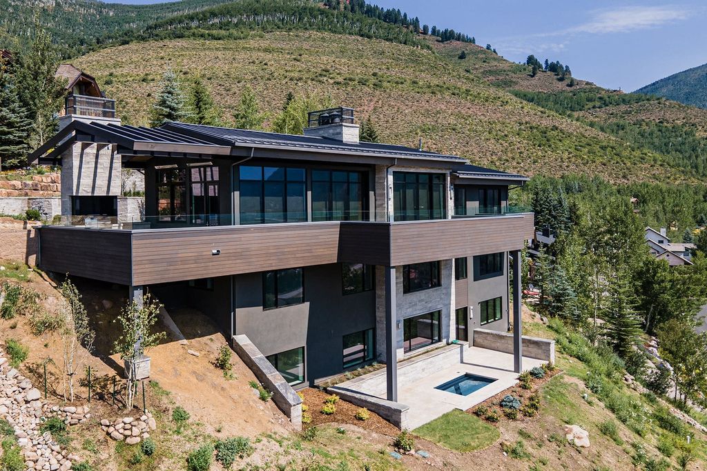 Vails-Newest-Mountain-Luxury-Home-with-Quintessential-Views-seeks-for-8500000-1