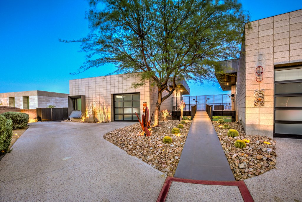 The Home in Las Vegas unique architectural design allows the space to be divided into two completely separate living spaces now available for sale. This home located at 9 Hawk Ridge Dr, Las Vegas, Nevada