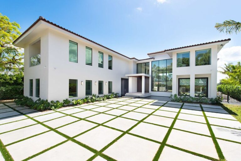 A Stunning Luxurious Modern Waterfront Home in Bay Harbor Islands Sells for $15,000,000