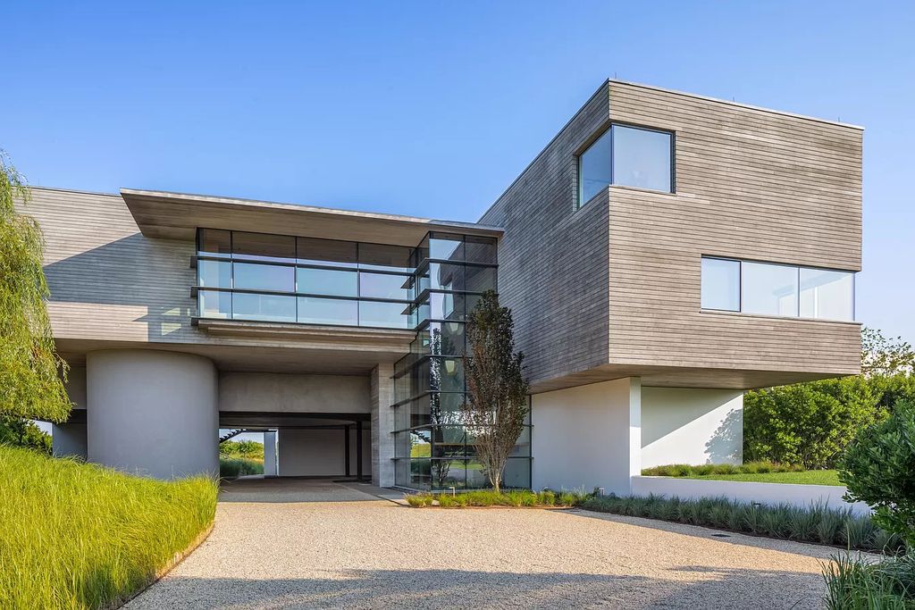 A-Stunning-Modern-Oceanfront-Mansion-in-Bridgehampton-hits-the-Market-for-52000000-7