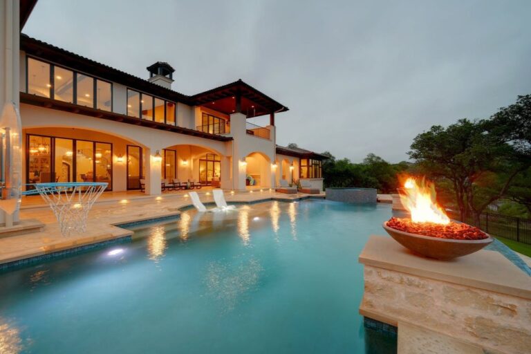 A Texas Waterfront Mansion features Jaw-dropping Views listed for $11,000,000