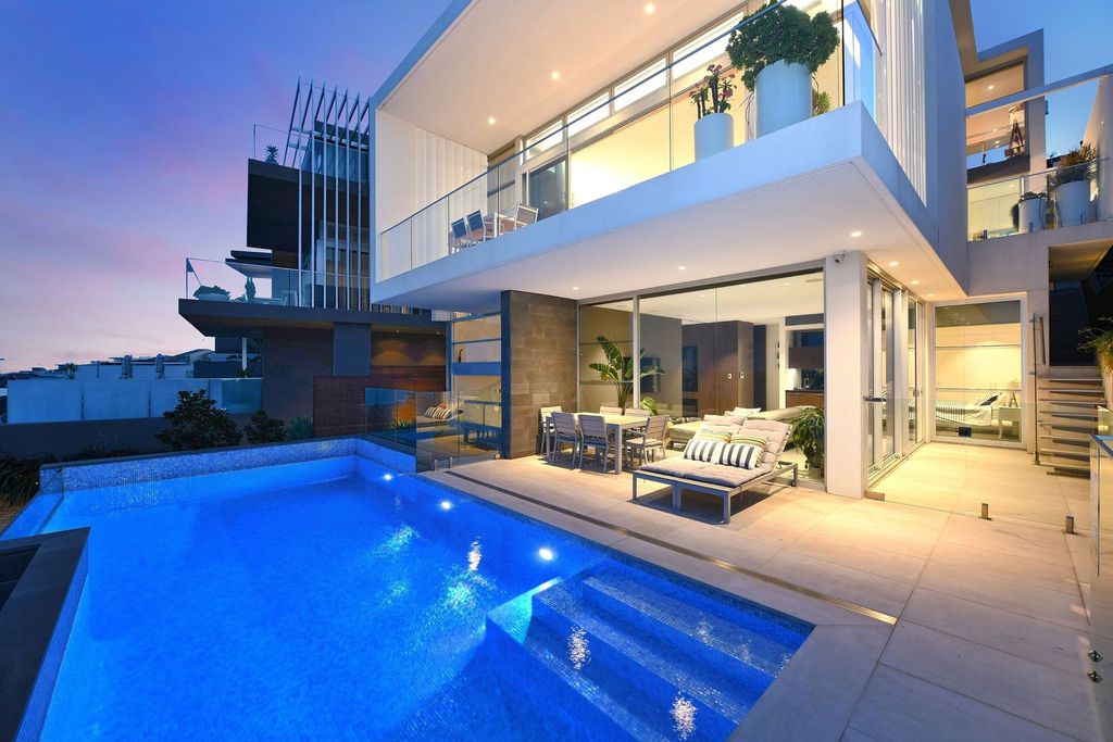  A luxury Lurline Bay home by talented Con Hairis in New South Wales for sale