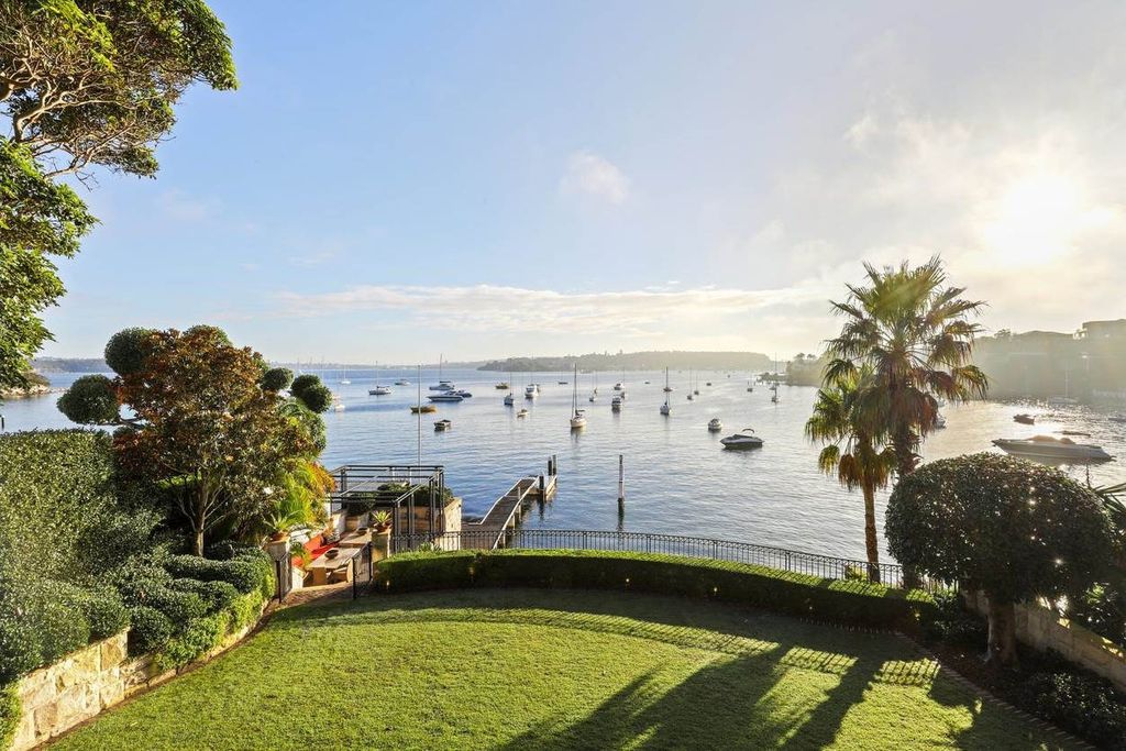 Absolute waterfront estate by Andre Porebski in New South Wales for Sale