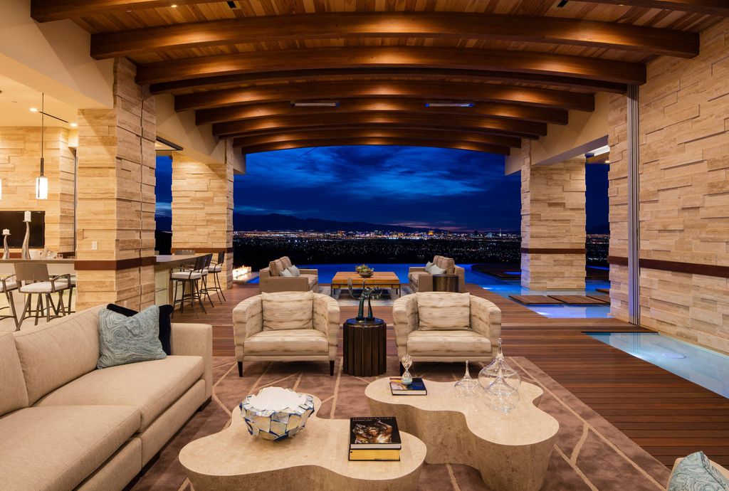 Aesthetic House in Nevada known as Waters Edge at MacDonald Highlands is designed and built by legendary Sun West Custom Homes. Elevated on a ridge within the coveted MacDonald Highlands community, this awe-inspiring estate showcases the most phenomenal views