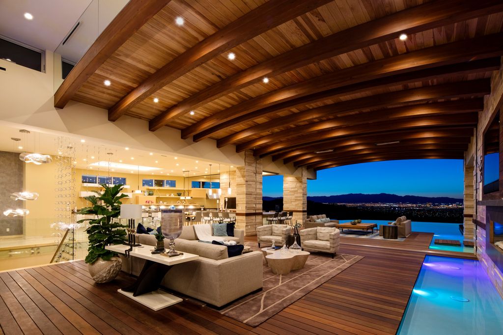 Aesthetic House in Nevada known as Waters Edge at MacDonald Highlands is designed and built by legendary Sun West Custom Homes. Elevated on a ridge within the coveted MacDonald Highlands community, this awe-inspiring estate showcases the most phenomenal views