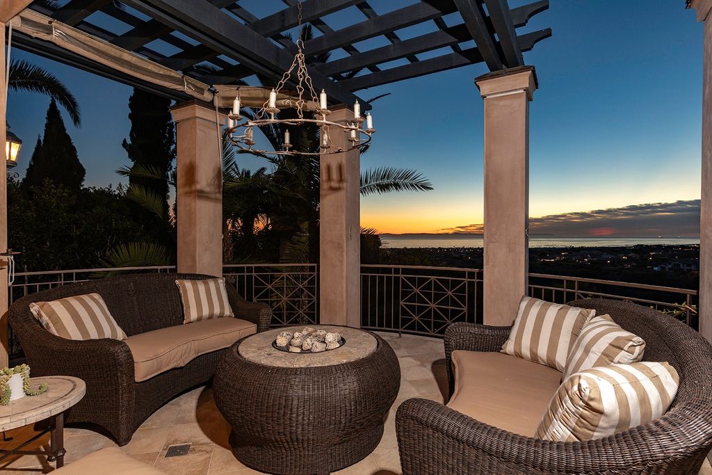 An-Extraordinary-Newport-Beach-Villa-with-Unimpeded-View-Asking-for-23900000-17