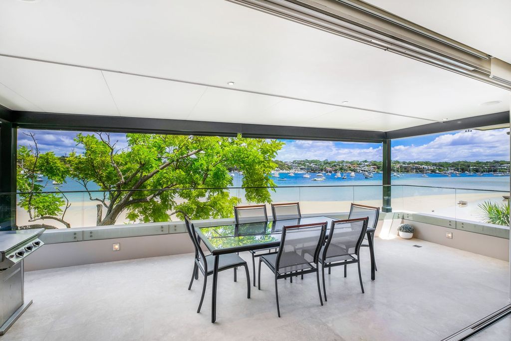 Beachfront villa in New South Wales with Gunnamatta Bay view for sale