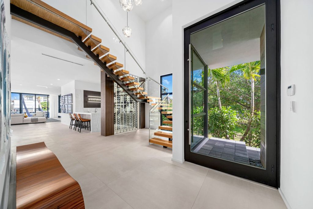 Beautiful-Fort-Lauderdale-Home-with-wide-water-views-offers-at-7495000-24