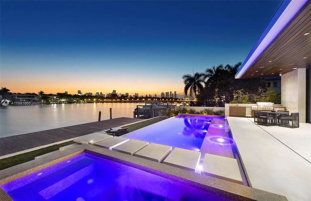 The Modern Luxury Waterfront Villa in Miami Beach is a masterpiece on coveted address of Hibiscus Island now available for sale. This home located at 160 S Hibiscus Dr, Miami Beach, Florida