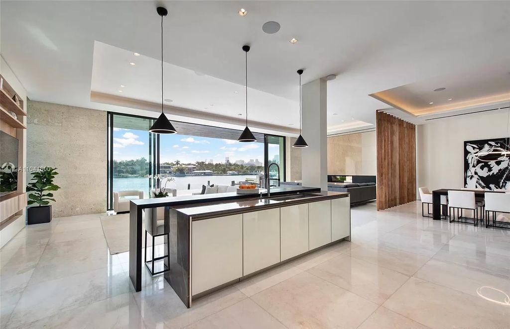 The Modern Luxury Waterfront Villa in Miami Beach is a masterpiece on coveted address of Hibiscus Island now available for sale. This home located at 160 S Hibiscus Dr, Miami Beach, Florida