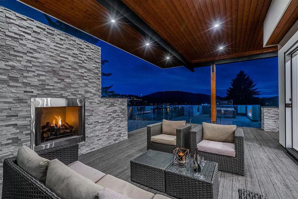 The Breathtaking Sunset House in Port Moody is an exquisite modern luxury home now available for sale. This home located at 168 Roe Dr, Pt Moody, BC V3H 3M8, Canada