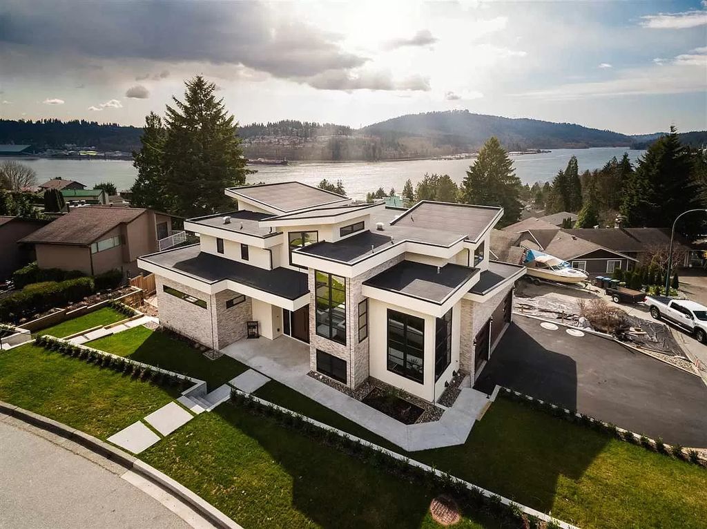 Breathtaking Sunset House in Port Moody with Stunning Water Views Hits