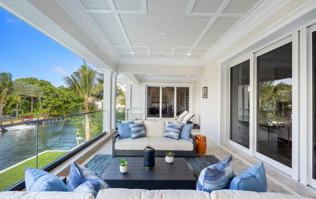This Magnificent Home in Florida was executed by prestigious Wietsma Lippolis Construction. This home has lavish finishes, attention to detail, and outstanding craftsmanship