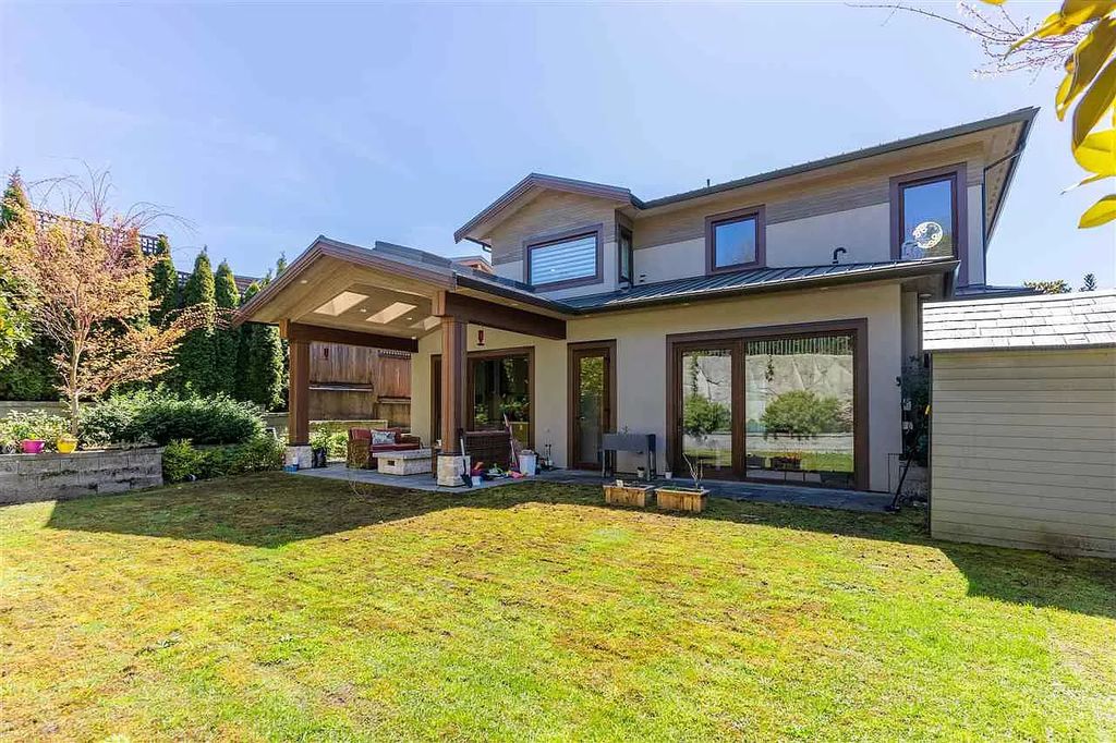 The Modern Retro Home in West Vancouver is A rare masterpiece now available for sale. This home located at 2277 Lawson Ave, West Vancouver, BC V7V 2E3, Canada