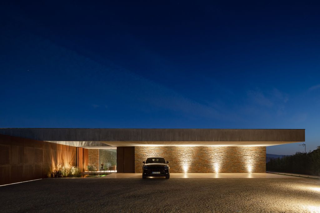 Cork-Trees-House-by-Trama-Arquitetos-a-Raw-concrete-floats-over-Horizon-25