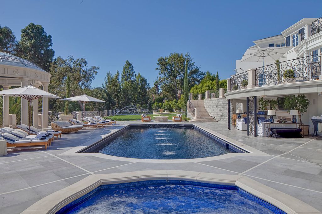 Elegance-striking-estate-in-California-built-by-legendary-Paul-Williams-architect-11