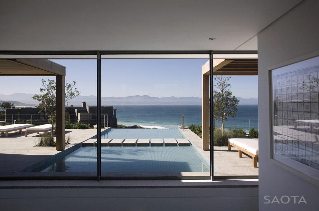 Elegant Plett 6541+2 House, a Beach House in South Africa by SAOTA 