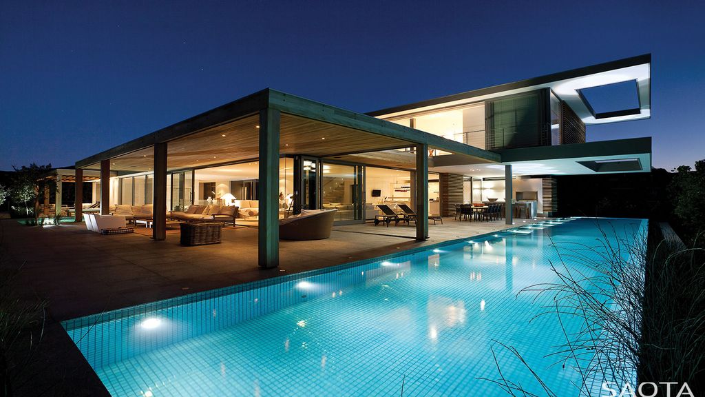 Elegant Plett 6541+2 House, a Beach House in South Africa by SAOTA 