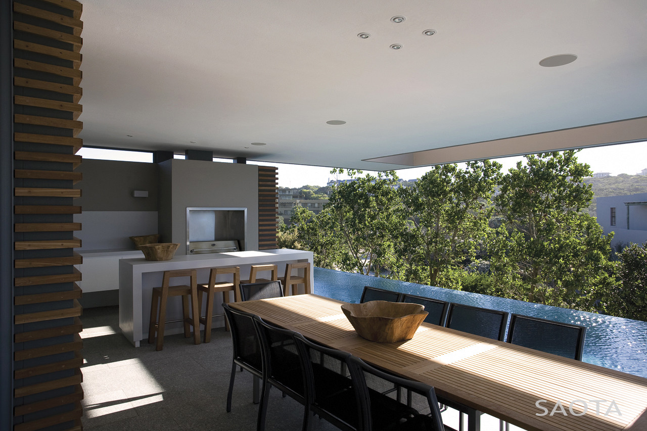 Elegant Plett 6541+2 House, a Beach House in South Africa by SAOTA 