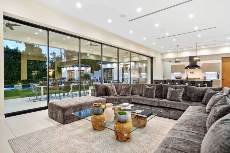 Exquisite Design meets Pristine Architecture in This $4.9M Tarzana Home