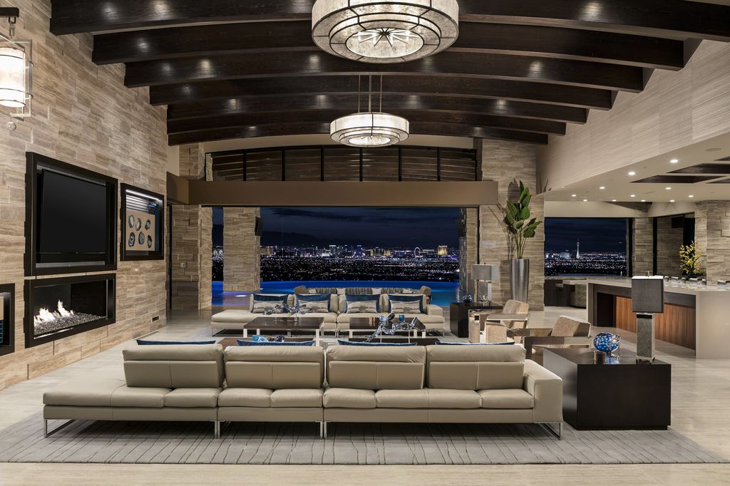 This Extravagant Luxury Villa in Nevada is designed and built by legendary Sun West Custom Homes LLC. Premium villa in the community of Ascaya, with stunning panoramic views of the Las Vegas Strip and surrounding mountains