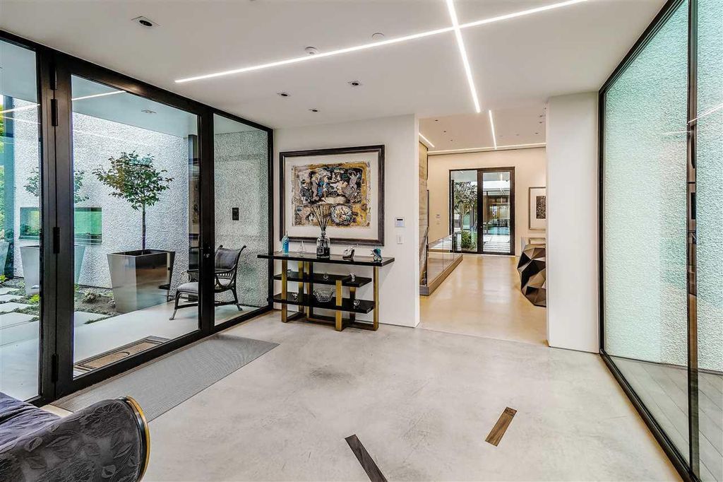 The Extravagant Majestic Mansion in Vancouver is an architectural masterpiece now available for sale. This home located at 1233 Tecumseh Ave, Vancouver, BC V6H 1T3, Canada