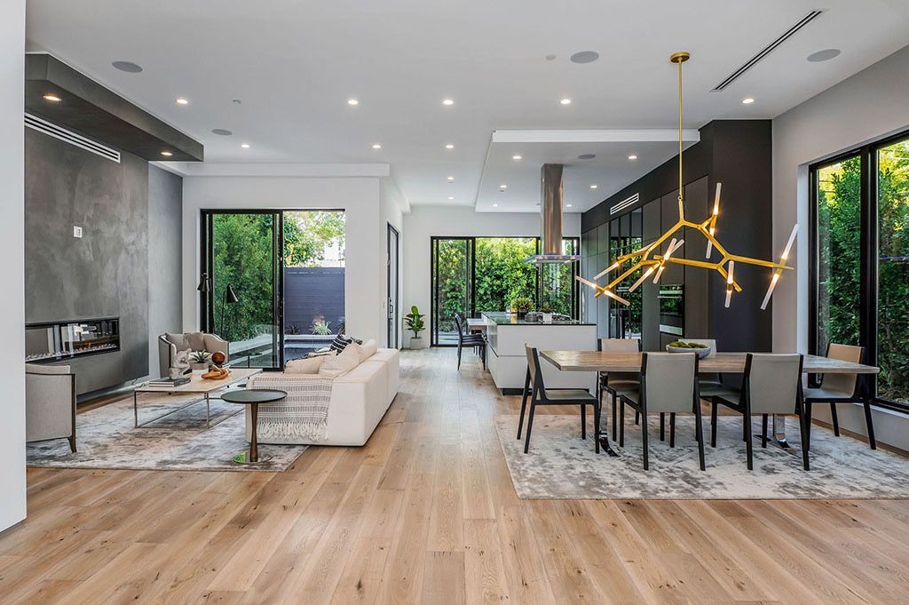 This Flawless Modern Home in Studio City was built and designed by the famous Arzuman Brothers. The house is seamlessly blending exquisite design, and an impeccable choice of quality materials as well as embracing the security and convenience of today’s most up-to-date technology