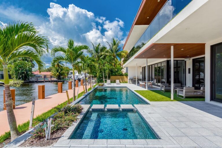 Waterfront Fort Lauderdale House with Mid-Century Modern Flair Built by Ark Residential Corp