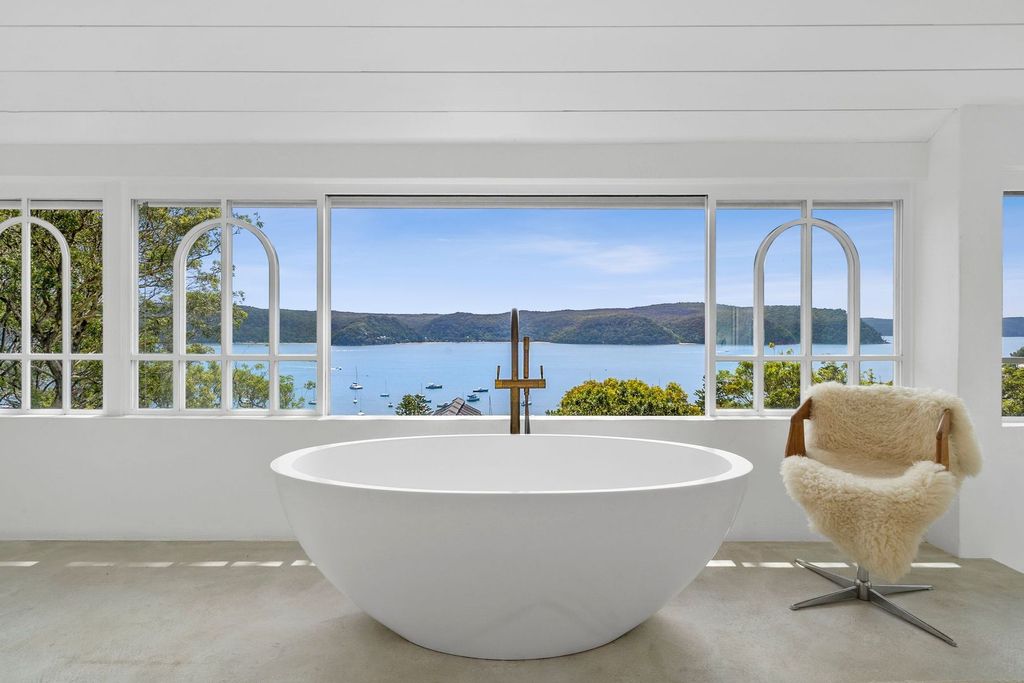 Gorgeous Palm Beach villa in New South Wales with idyllic views of Pittwater bay for sale