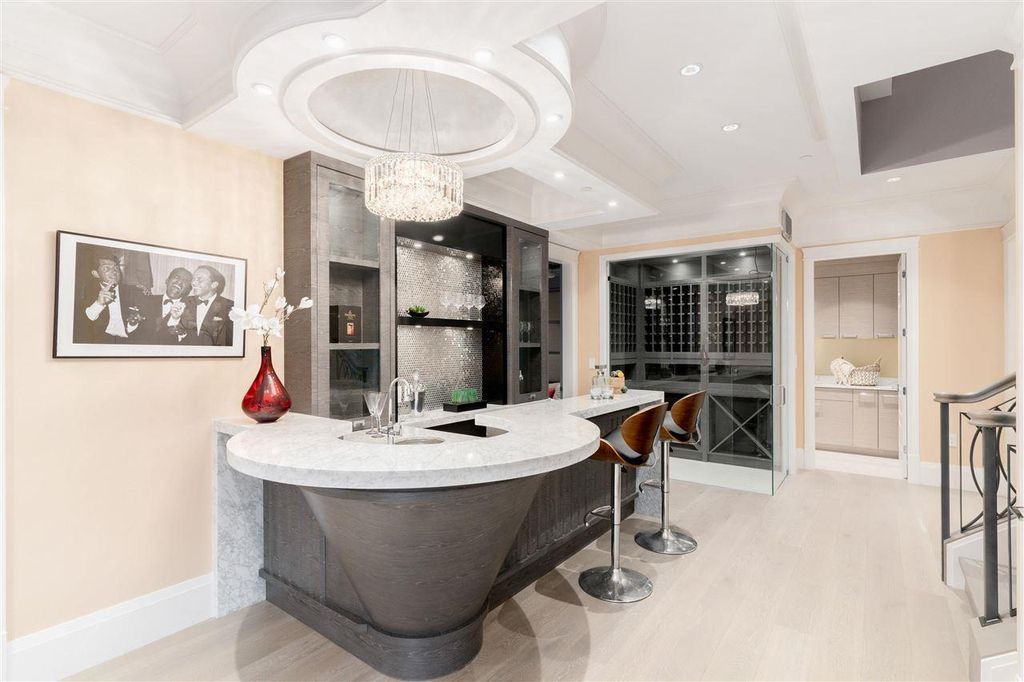 Grande-Vancouver-House-Impressive-with-Beautiful-Arch-Windows-Listed-for-C6390000-24