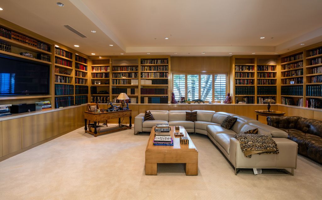 Magnificent Beverly Hills villa built with finest materials for luxury life style