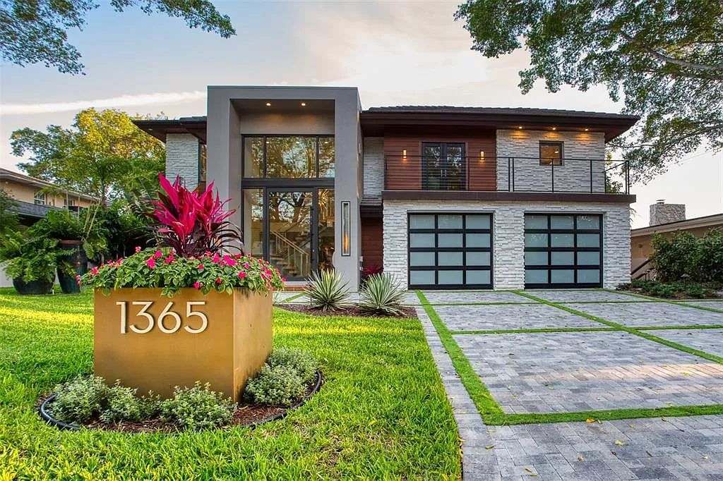 Meticulously-Renovated-Florida-Home-with-Unobstructed-Views-sells-for-5900000-26