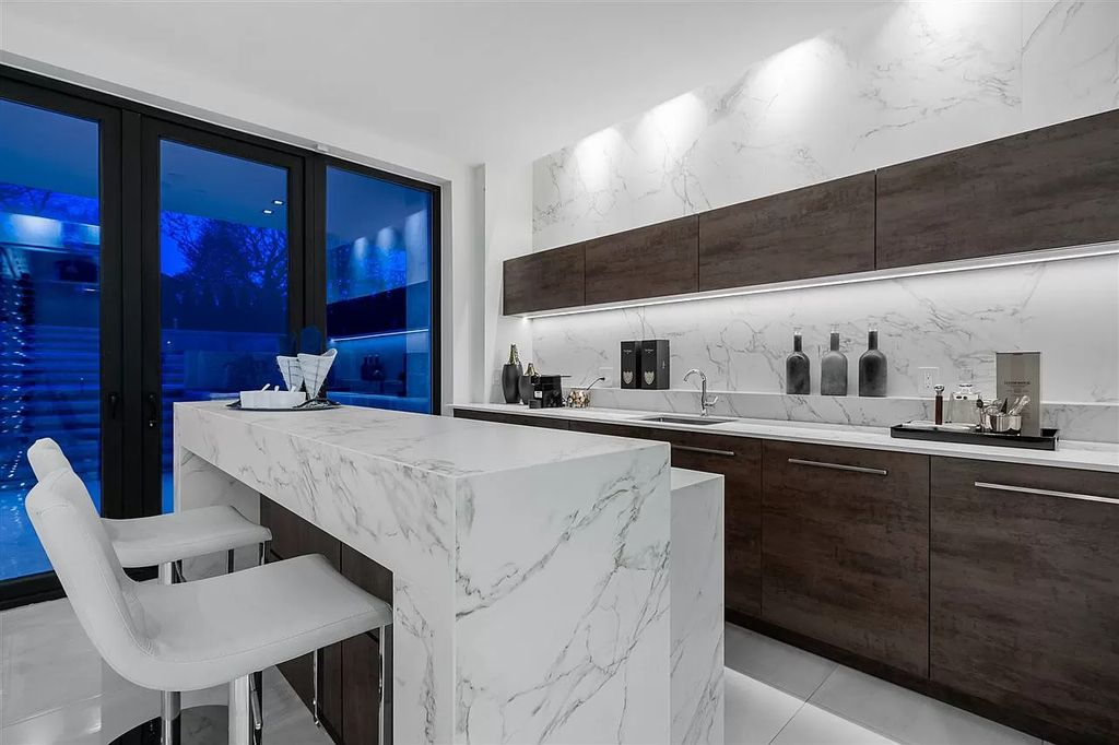 New-Ultra-luxury-Residence-in-West-Vancouver-hit-the-Market-for-C6280000-21