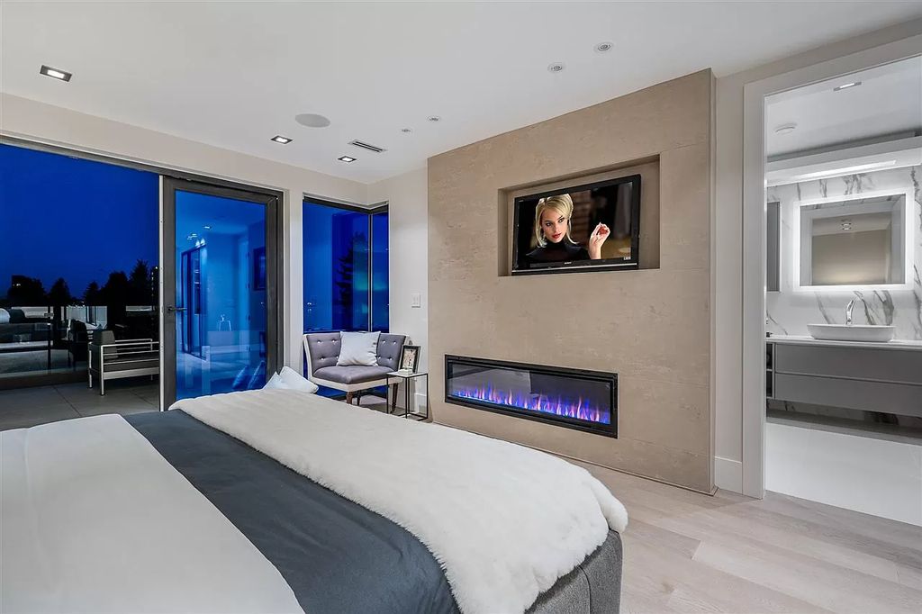 New-Ultra-luxury-Residence-in-West-Vancouver-hit-the-Market-for-C6280000-24