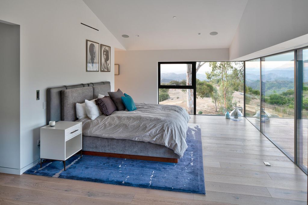 The Modern Home in California is an architectural masterpiece designed and developed by award winning AUX Architecture now available for sale. This home located at 1178 Stunt Rd, Calabasas, California; offering 4 bedrooms and 4 bathrooms with over 4,000 square feet of living spaces.