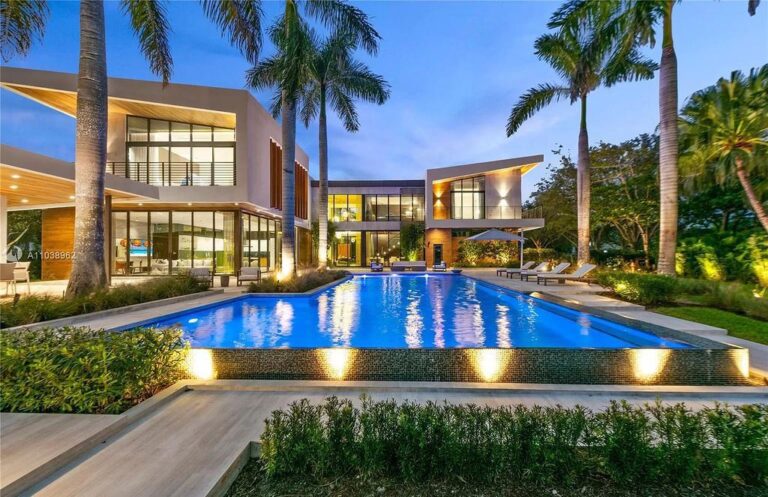 One of Kind Modern Home in Florida with Incredible Detail