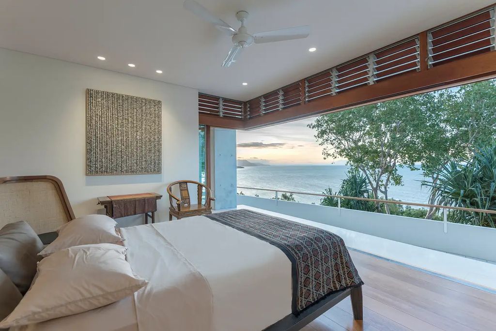 Opulent-Palm-Cove-home-in-Queensland-with-unhindered-ocean-view-for-Sale-9