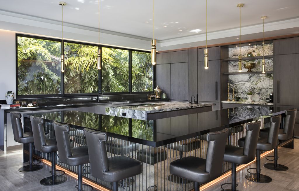 Outstanding-Luxury-House-in-Miami-Beach-Built-by-Bart-Reines-Luxury-HomeBuilder-5