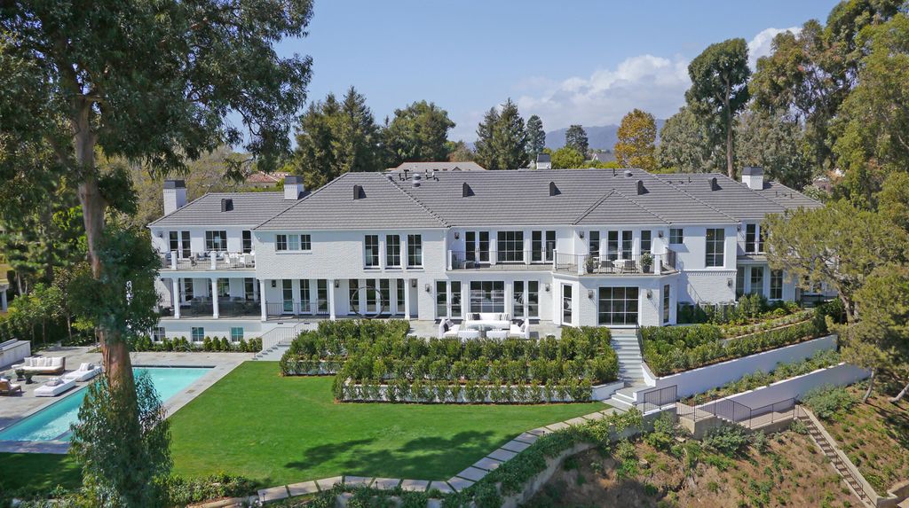 Pacific Palisades traditional home restored by Shain Development Inc